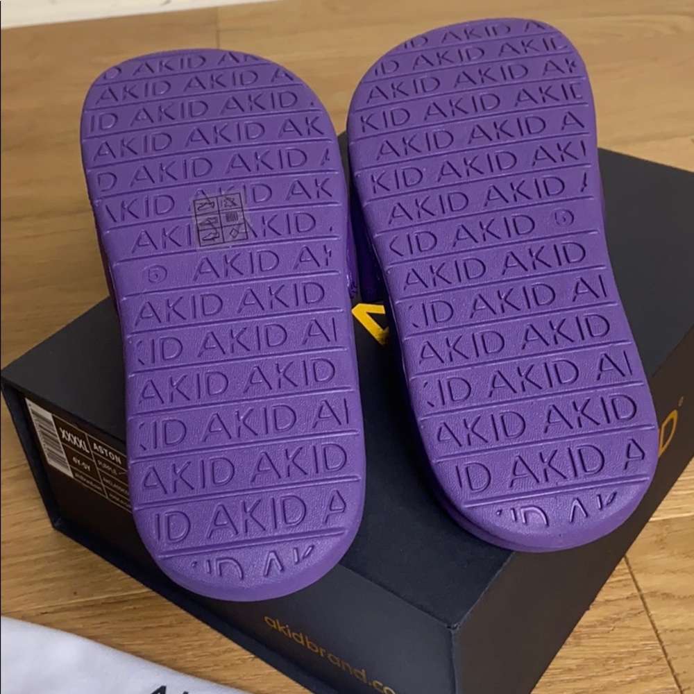 AKID slides - Picture 4 of 5